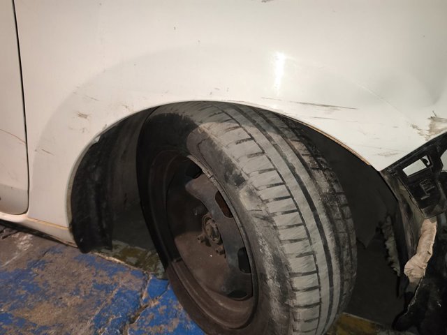 Guarda-barras direito do pára-lama dianteiro Citroen C3  SH ao melhor preço