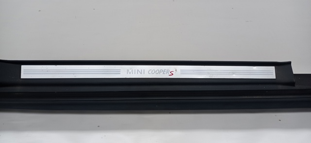 Acesso externo esquerdo 7147915 BMW