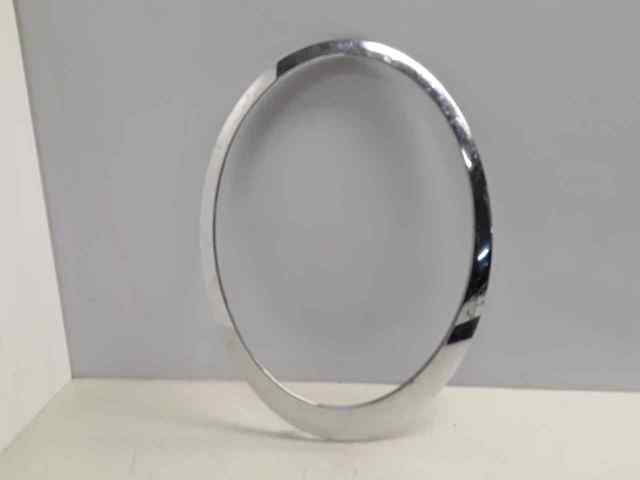 Carcaça (cobrimento) da luz direita 7149906 BMW