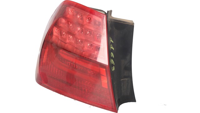 Lanterna traseira esquerda externa 7154153 BMW
