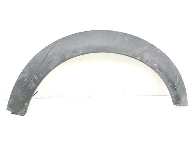 Expansor esquerdo (placa sobreposta) de arco do pára-lama traseiro 7157105 BMW