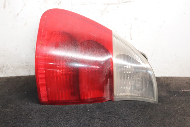 Lanterna traseira esquerda externa 7164475 BMW
