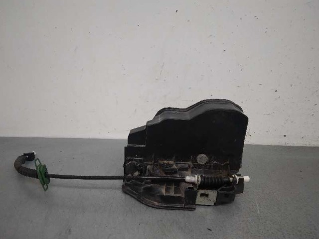 Fecho da porta traseira direita 7167070 BMW