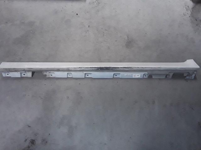 Acesso externo esquerdo 7184773 BMW