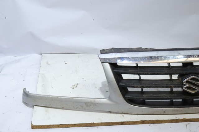 Grelha do radiador 7211165D11 SUZUKI