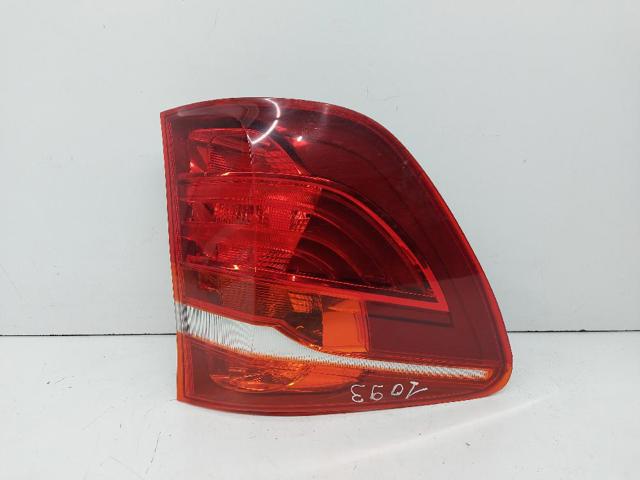 Lanterna traseira esquerda externa 7217311 BMW