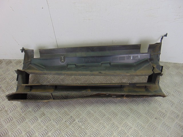 Conduto de ar (defletor) inferior do radiador 7290609 BMW