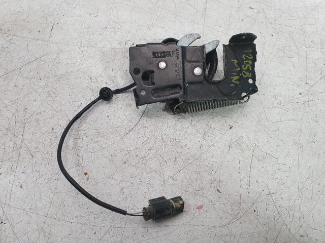 Fecho da capota esquerdo 7300569 BMW