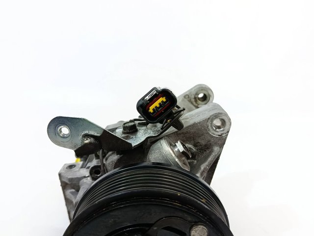 Compressor de aparelho de ar condicionado 73111SC001 SUBARU