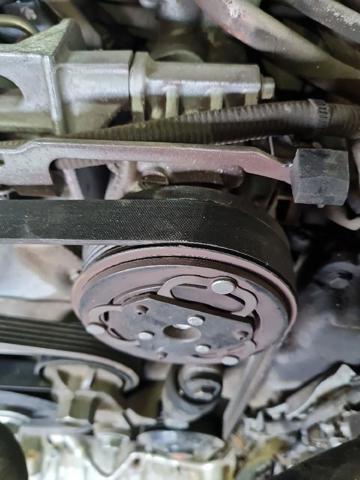 Compressor de aparelho de ar condicionado 73111SG010 SUBARU