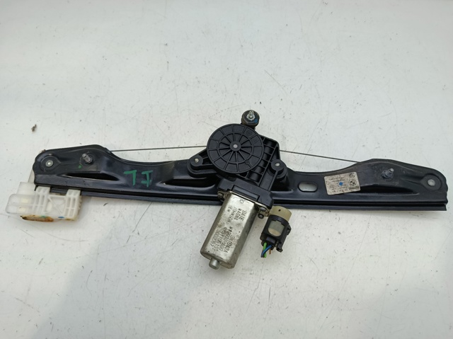 7351049 BMW