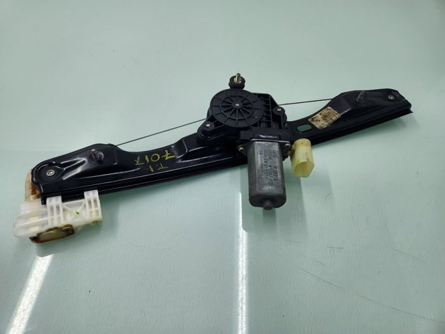 7351049 BMW