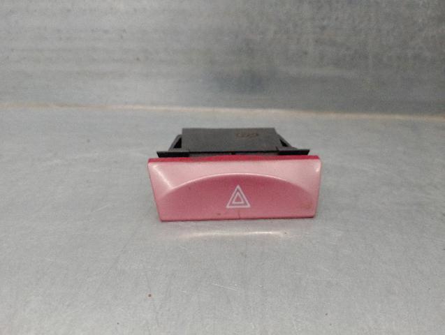 Botão de ativação do sinal de emergência 735310712 FIAT