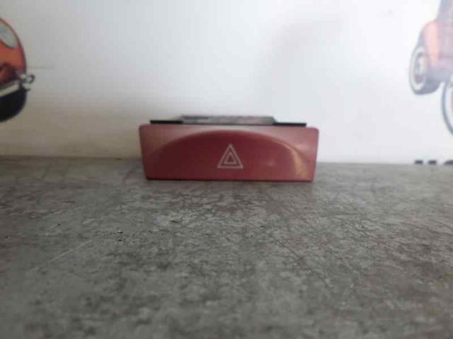 Botão de ativação do sinal de emergência 735310712 FIAT