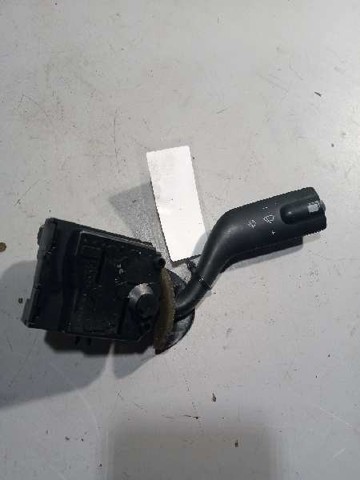 Comutador direito instalado na coluna da direção 7421535700 RENAULT
