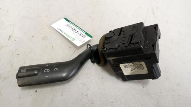 Comutador direito instalado na coluna da direção 7421535700 RENAULT
