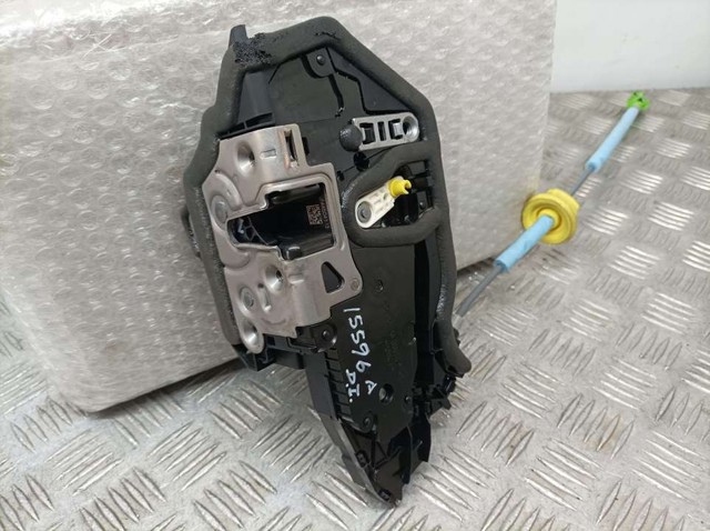 Fecho da porta dianteira esquerda 7445041 BMW