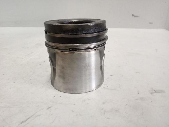 Kit de pistão (pistão + camisa) 7485135386 RENAULT