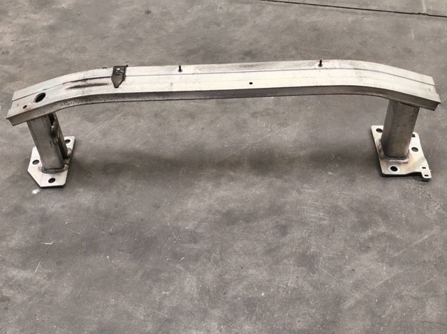 Reforçador do pára-choque dianteiro 752107246R RENAULT