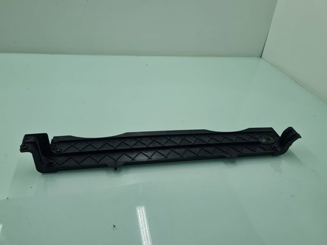 Carcaça de fixação do radiador, parte superior 7533539 BMW
