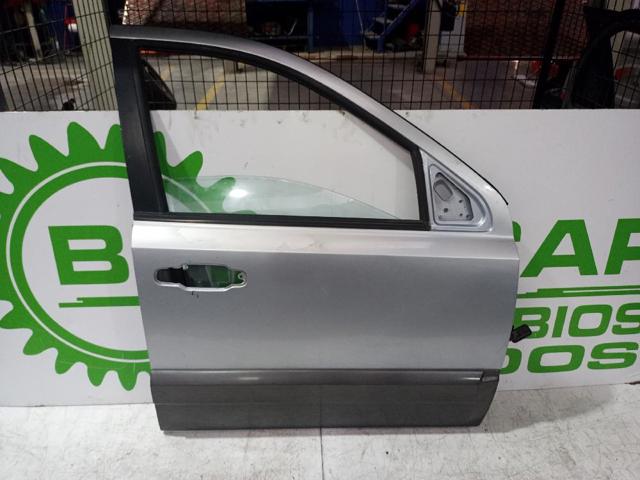 Porta dianteira direita 760043E110 HYUNDAI