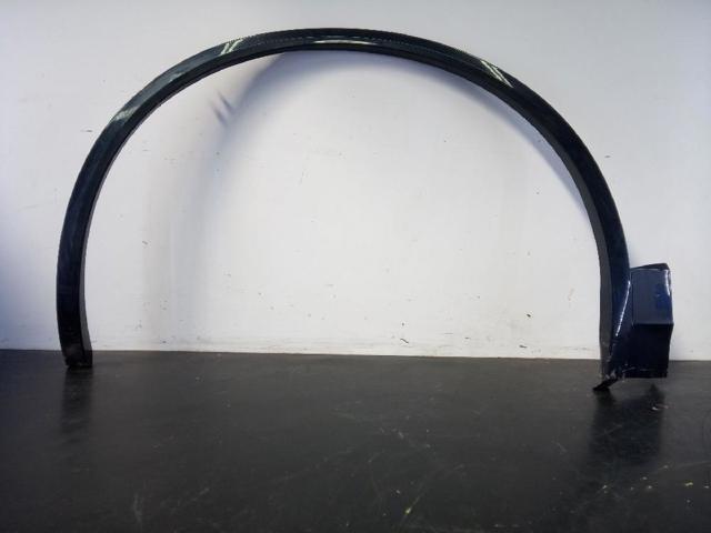 Expansor (placa sobreposta) de arco do pára-lama dianteiro esquerdo 760853717 VAG