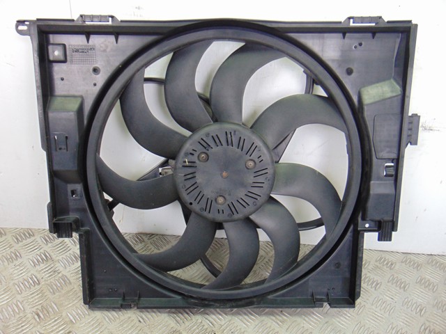 Difusor do radiador de esfriamento, montado com motor e roda de aletas 7640509 BMW