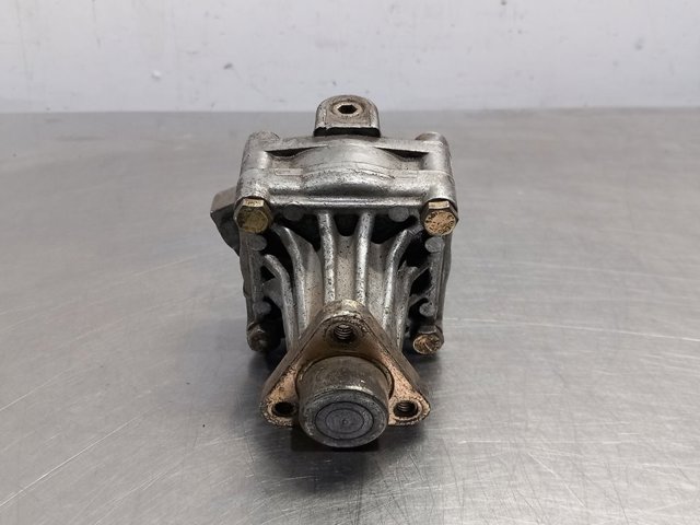 7681955142 BMW