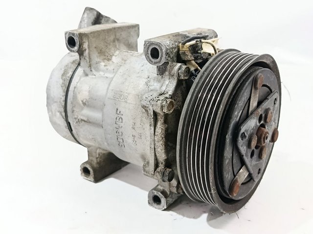 Compressor de aparelho de ar condicionado 7700111235 RENAULT