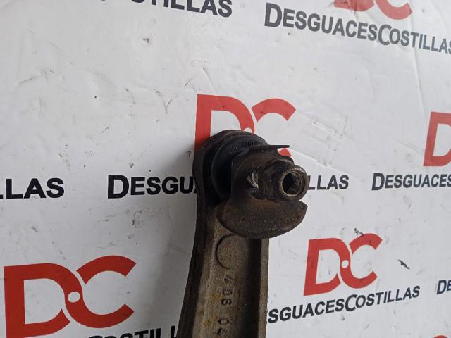 Braço oscilante inferior esquerdo de suspensão dianteira 7700413493 RENAULT