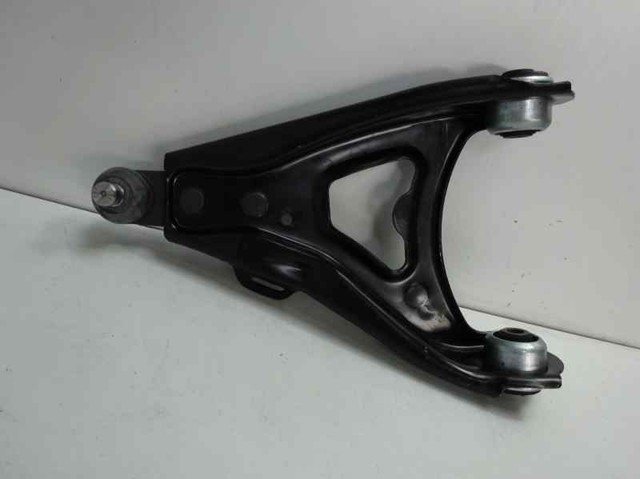 Braço oscilante inferior esquerdo de suspensão dianteira 7700430765 RENAULT