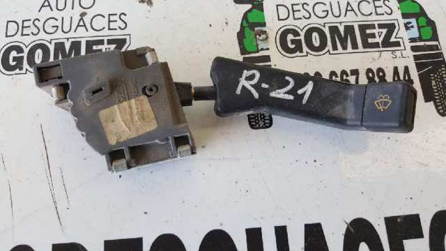 Comutador direito instalado na coluna da direção 7700765710 RENAULT