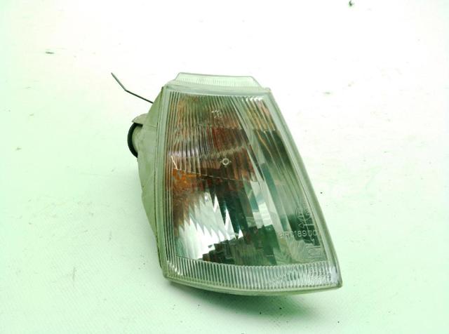 Pisca-pisca direito 7700799758 RENAULT