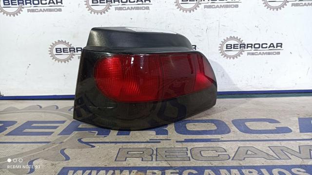 Lanterna traseira esquerda 7700827551 RENAULT
