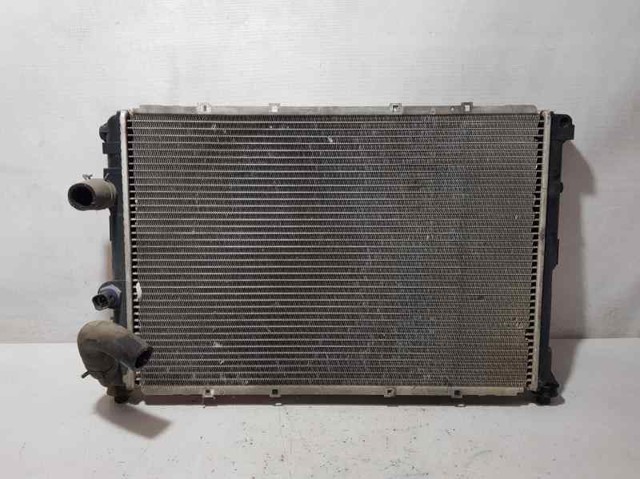 Radiador de esfriamento de motor 7700838133E RENAULT