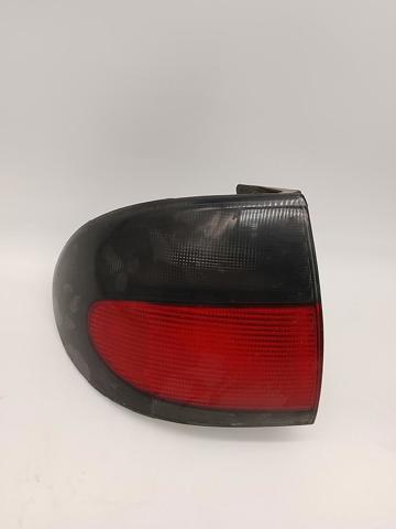 Lanterna traseira esquerda externa 7700838530 RENAULT