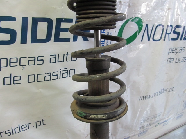 Suporte de amortecedor traseiro 7700840056 RENAULT