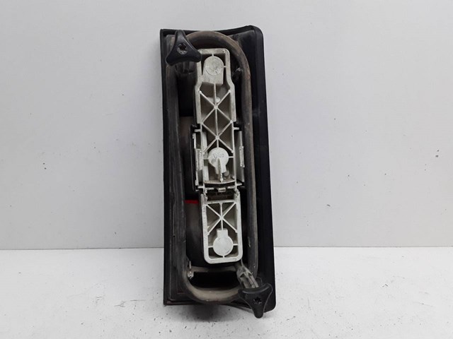 Lanterna traseira esquerda 7701031915 RENAULT