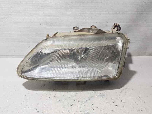 Luz esquerda 7701038261 RENAULT