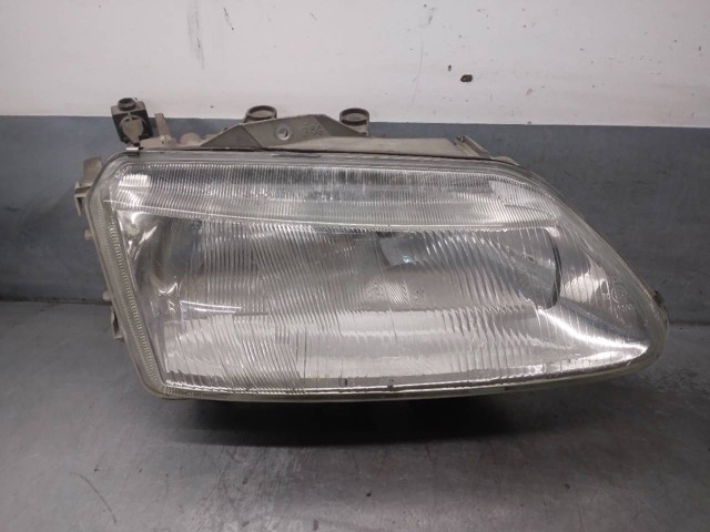 Luz direita 7701038262 RENAULT