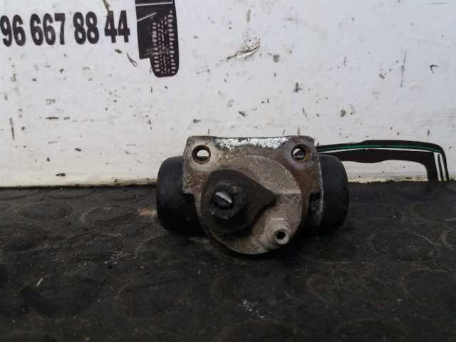 Cilindro traseiro do freio de rodas de trabalho 7701039394 RENAULT