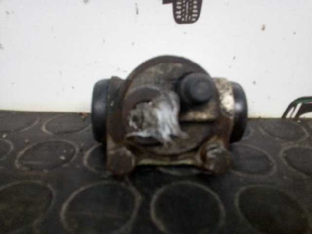 Cilindro traseiro do freio de rodas de trabalho 7701039394 RENAULT