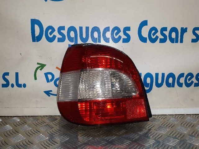 Lanterna traseira esquerda 7701042406 RENAULT