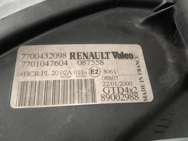 Luz direita 7701047600 RENAULT