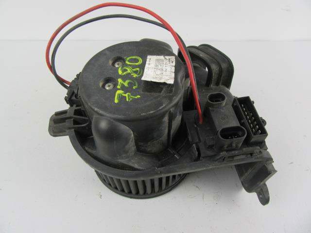 7701049076 Renault (RVI)