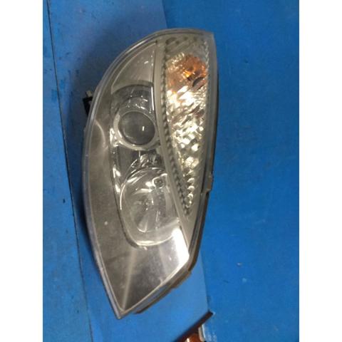 Luz direita 7701056139 RENAULT