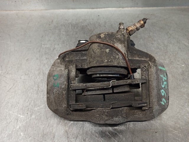 Suporte do freio dianteiro esquerdo 7701202013 RENAULT