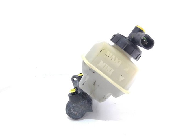 Cilindro mestre do freio 7701203719 RENAULT