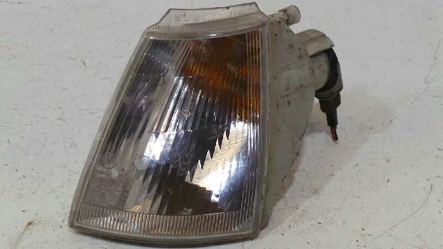 Pisca-pisca esquerdo 7701349981 RENAULT