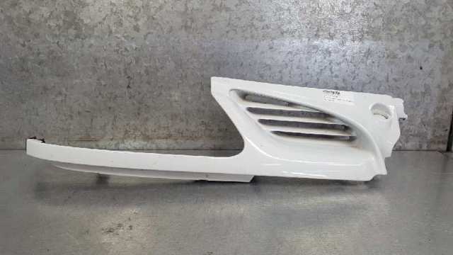 Grelha do radiador direita 7701367996 RENAULT